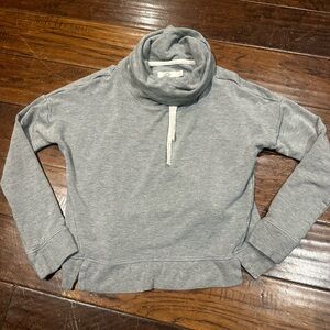 UGG Heather Gray Knit‎ Sweater